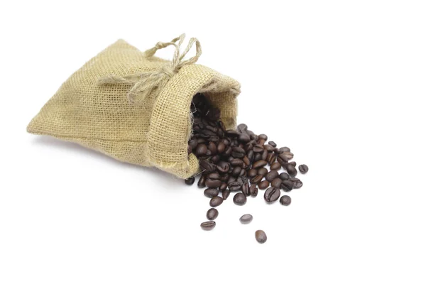 Kávébab táskában izolált fehér háttér — Stock Fotó