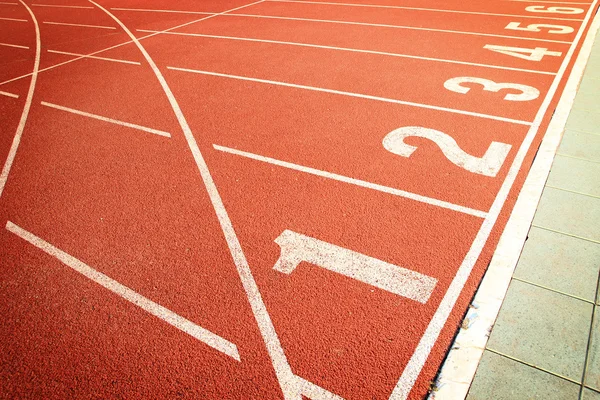 Pista de atleta ou pista de corrida com cenário agradável — Fotografia de Stock