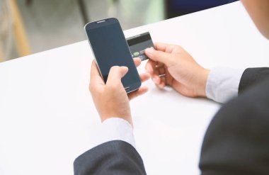 İnternet alışverişi, kredi kartıyla online ödeme 