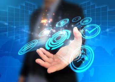 dijital dünya, sosyal medya kavramı tutan el 