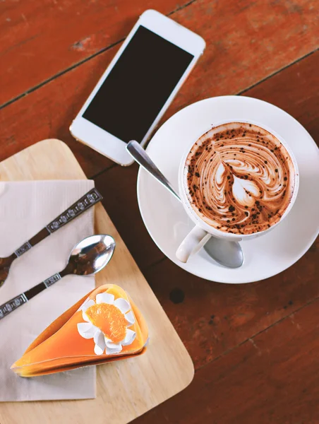 Smartphone, Coffee and cake — Stock Photo, Image