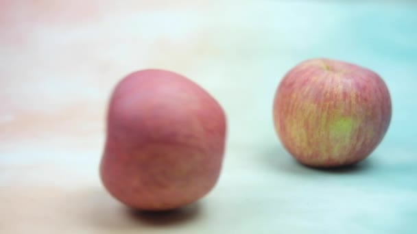 Dos Manzana Roja Fresca — Vídeo de stock