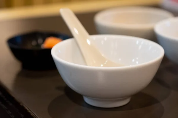 Tigela Branca Para Uso Restaurante Para Shabu Sukiyaki Panela Quente — Fotografia de Stock