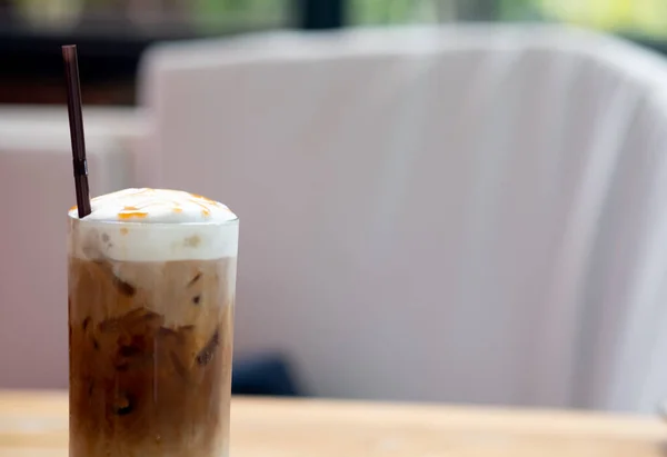 Geeister Caramel Macchiato Kaffee Hohen Glas Raum Für Text — Stockfoto