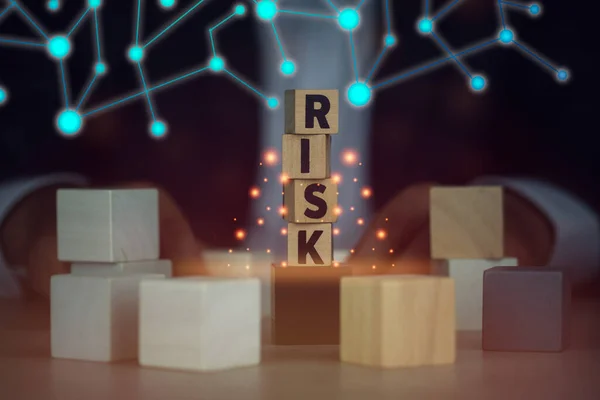 带有幻想背景的单词Risk的木制块 — 图库照片