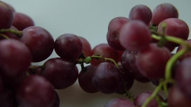 Закрыть Замедленную Съемку Увеличить Видео Свежего Красного Винограда — стоковое видео