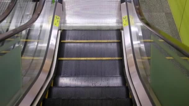Escalera Móvil Centro Comercial Ciudad — Vídeos de Stock