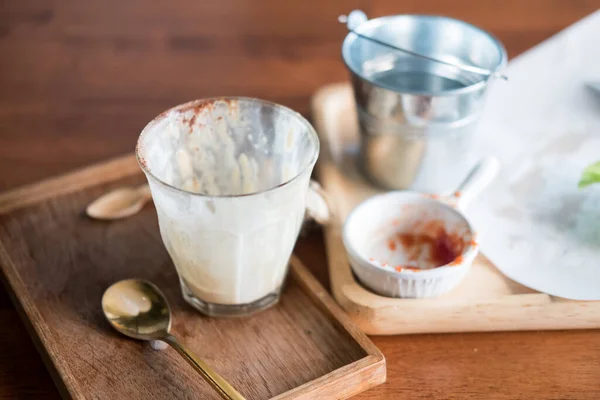 Taza Vacía Café Comida Después Beber Mesa Madera Cafetería — Foto de Stock