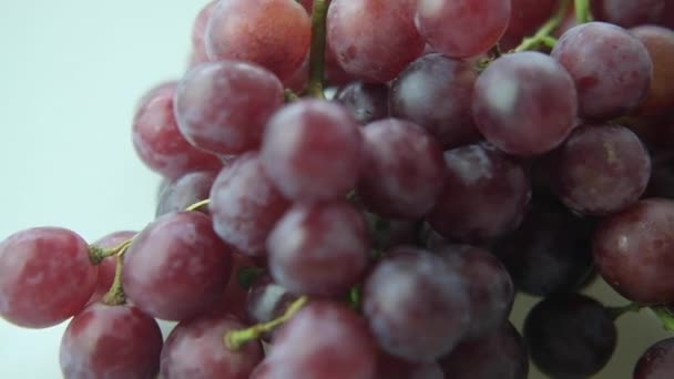 Увеличьте Изображение Свежего Красного Винограда — стоковое видео