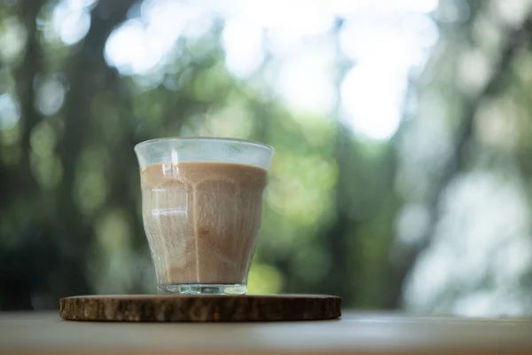 Грязный Кофе Горячий Кофе Холодным Молоком Природе — стоковое фото