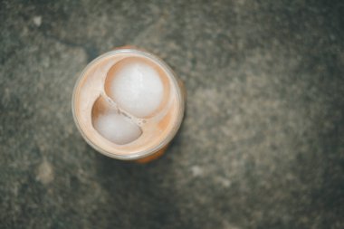 Duvar yalıtımlı camlı buzlu Mocha kahvesi. Üst görünüm