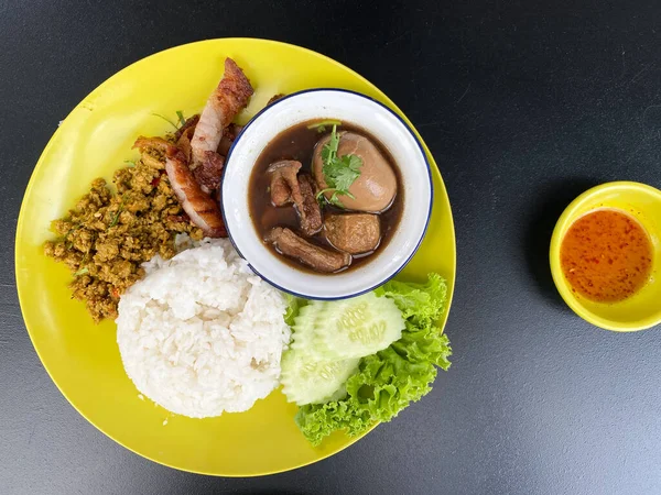 Tafel Bovenaanzicht Van Thais Eten Weergegeven Tafel Thais Eten Met — Stockfoto