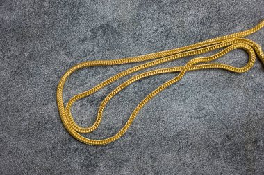 Çok güzel yapılmış Tayland altın kolyesi. Üst görünüm