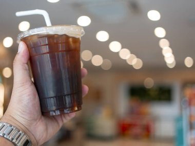 Buzlu Americano buzla dolu.