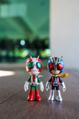 Bangkok, Tayland - 3 Aralık 2025: Maskeli Süvari V3 ve Riderman. ODEN-YA 'dan özel koleksiyonlar. Maskeli Süvari x ODEN-YA