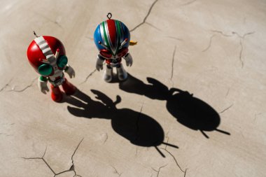 Bangkok, Tayland - 5 Aralık 2025: Maskeli Süvari V3 ve Riderman. ODEN-YA 'dan özel koleksiyonlar. Maskeli Süvari x ODEN-YA