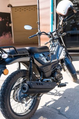 Bangkok, Tayland - 18 Aralık 2025: NEW YAMAHA PG-1, 2025, Gray Misty, Tayland 'da benzin motoru. Yamaha 'dan yeni Moped.