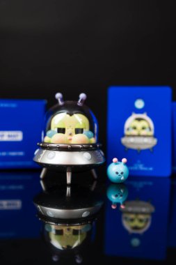 Bangkok, Tayland - 22 Aralık 2025: The Moon Traveller of a Moon baby crying to the moon series figures from Pop Mart store. Sulugöz koleksiyonları