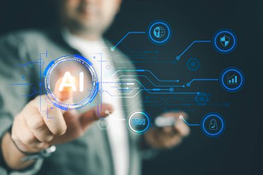 Kullanıcı girişi, veri araçları ve veri analizi gibi çıktıları elde etmek için komut oluşturmak ve ai üretmek için yapay zekayı işaret eden akıllı adamla yapay zeka kavramı