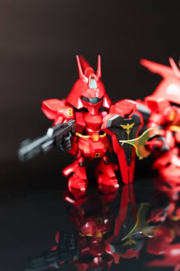 BANGKOK, THAILAND - 26 Ocak 2026: Bandai Namco 'dan plastik model oyuncak kör kutusu. A Sazabi Blind Toy QMSV MINI SERIES, MSN-04 SAZABI 'dan Sazabi. Sazabi silahı + Shield Ver.