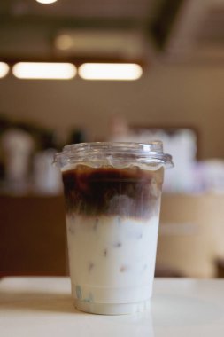 Menü buzlu kahve, kahve ve süt.