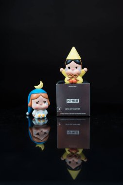 Bangkok, Tayland - 15 Şubat 2026: The Dancing Star Mini ve POP MART 'tan The Moon Catcher Mini