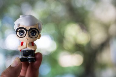 Bangkok, Tayland - Maç 2, 2026: KFC Baby Sanders 'ın kestiği KFC Thailand formundaki Blind box. Tayland Ulusal Çocuk Günü 'nde Satış