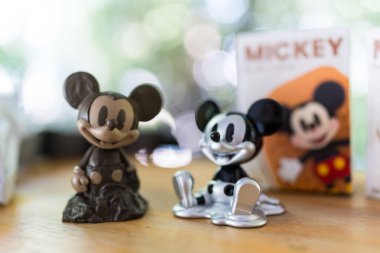 Bangkok, Tayland - Maç 5, 2026: Clay Mickey ve Silver Akışkan Mickey, Oyuncak Formu Pop Mart, POP MART Disney Sınırsız Yaratıcılık Serisi Figürleri