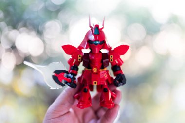 Bangkok, Tayland - 12 Mart 2026: MSN-04 Sazabi Beam Saber Ver. QMSV Mini MSN-04 Bandai Namco 'dan Sazabi