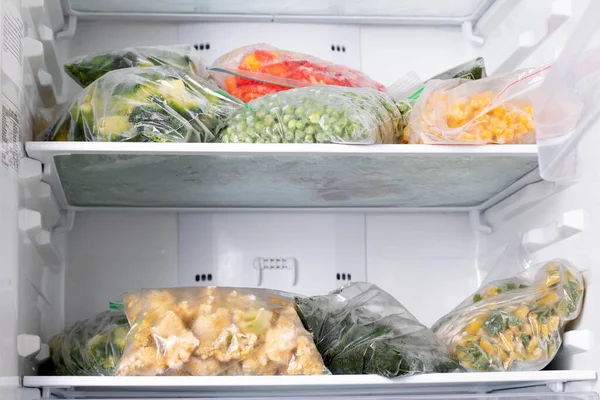 Conjunto Alimentos Congelados Para Invierno Verduras Congeladas Maíz Guisantes Verdes — Foto de Stock