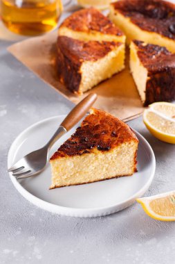 Tabakta San Sebastian Bask peynirli keki