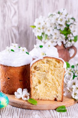Paskalya maya pastası, kremalı, lezzetli Paskalya tatlısı, geleneksel Paskalya pastası..