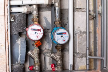 Konut binalarına su sayacı yerleştirildi, yakın görüş