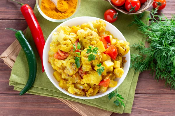 Mesa Comida Indiana Curry Couve Flor Vegetariano Uma Chapa Vista — Fotografia de Stock