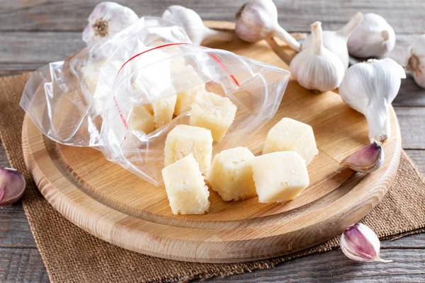 Ajo Congelado Ajo Congelado Cubo Hielo Sobre Mesa Madera Comida — Foto de Stock