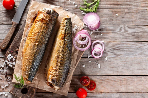 Caballa Pescado Ahumado Otros Ingredientes Antecedentes Alimenticios Espacio Copia —  Fotos de Stock