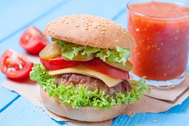 Ev yapımı hamburger closeup