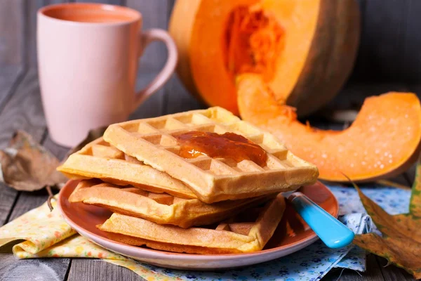 Gofres de calabaza en un plato — Foto de Stock