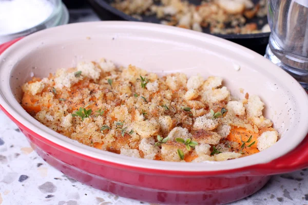 Casserole with vegetables in a ceramic form — Stock Photo, Image