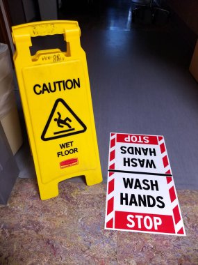 Hastane zemin güvenlik tabelaları - ıslak zemin ve el yıkama