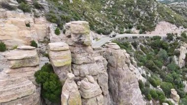 Catalina Otoyolu 'ndaki haydutlar ve kamyonlar - Lemmon Dağı - Tucson, Arizona