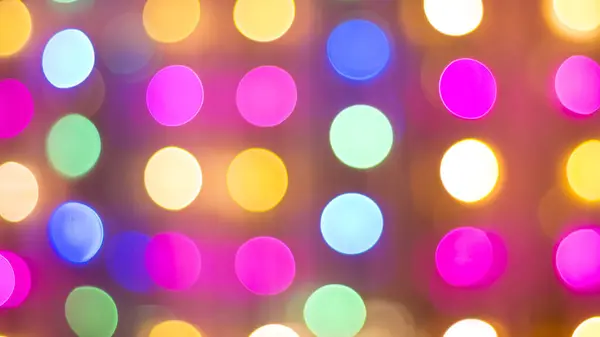 Noel ve Yeni Yıl. Çelenk. Çok renkli bir bokeh. Arkaplan, duvar kağıdı afişi