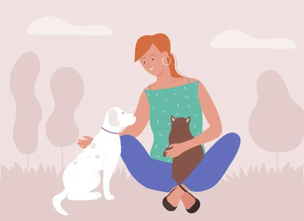 Kobieta spędza czas ze zwierzętami, bawiąc się z własnym psem i kotem na zewnątrz — Wektor stockowy