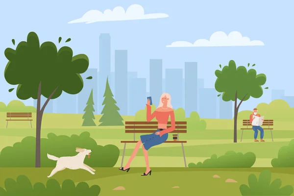 Gelukkig meisje zit op bank outdoor, jong eenzaam vrouw zitten, houden smartphone in de hand — Stockvector