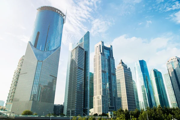 Shanghai city scape in sunset time. Modern enviroment. — Stock Photo, Image