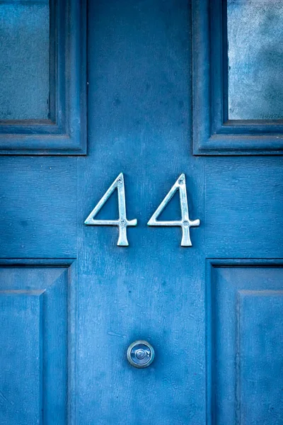 Дом Номер Темно Синей Двери — стоковое фото