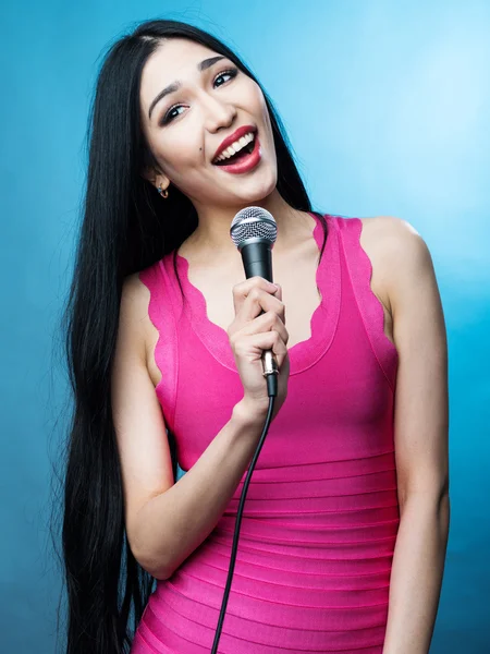 Femme avec microphone Photo De Stock