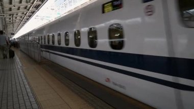 shin-osaka station Shinkansen (hızlı tren) geldi