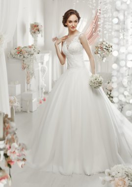  kadın gelinlikle poz