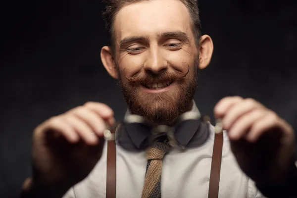 Emocionální muž s kníry a vousy — Stock fotografie